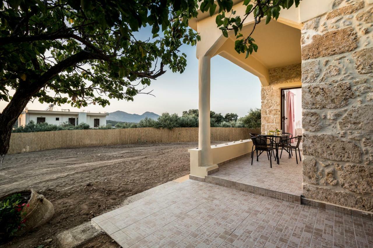 Villa Nepheli Stone House à Plátanos Extérieur photo